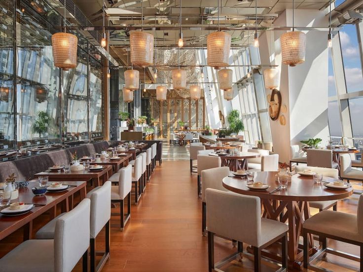Lorraine's Restaurant Interior